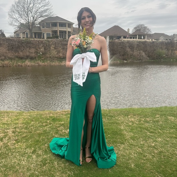 emerald green sherri hill prom dress Sherri Hill 55424 main image 1